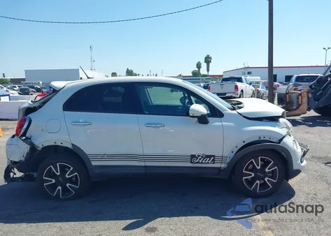 2016 Fiat 500X Easy z USA, uszkodzony, nr VIN ZFBCFYBT1GP514560